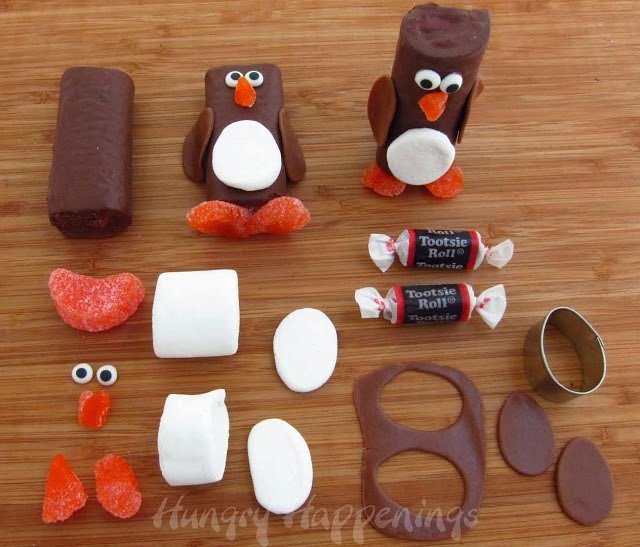 [how%2520to%2520make%2520a%2520penguin%2520using%2520a%2520Swiss%2520Roll%2520snack%2520cake%252C%2520Hostess%2520Ho%2520Ho%2520penguins%252C%2520edible%2520crafts%252C%2520holiday%2520crafts%2520for%2520kids%252C%2520Christmas%2520craft%2520ideas%2520copy%255B3%255D.jpg]