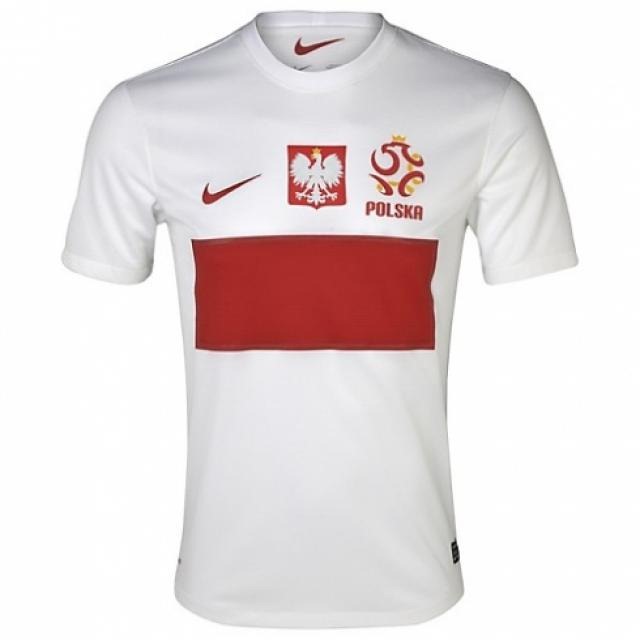 [Polonia%2520primera%2520equipaci%25C3%25B3n%255B2%255D.jpg]