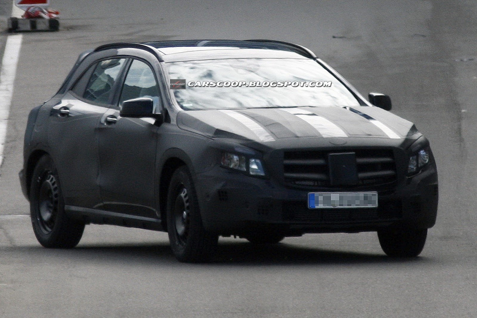 [2014-Mercedes-Benz-GLA-2%255B4%255D.jpg]