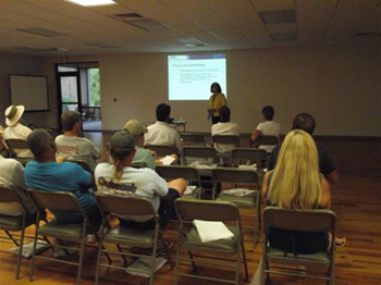 Dr. Dale Sanders of the National Institutes of Health talks to oil spill workers at a Gulf Study meeting in Orange Beach. Guy Busby / Press-Register