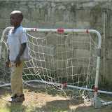 Ricardo, the portero wont let any balls get by him.