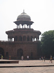 Side building