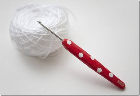 Red-spotty-crochet-hook2
