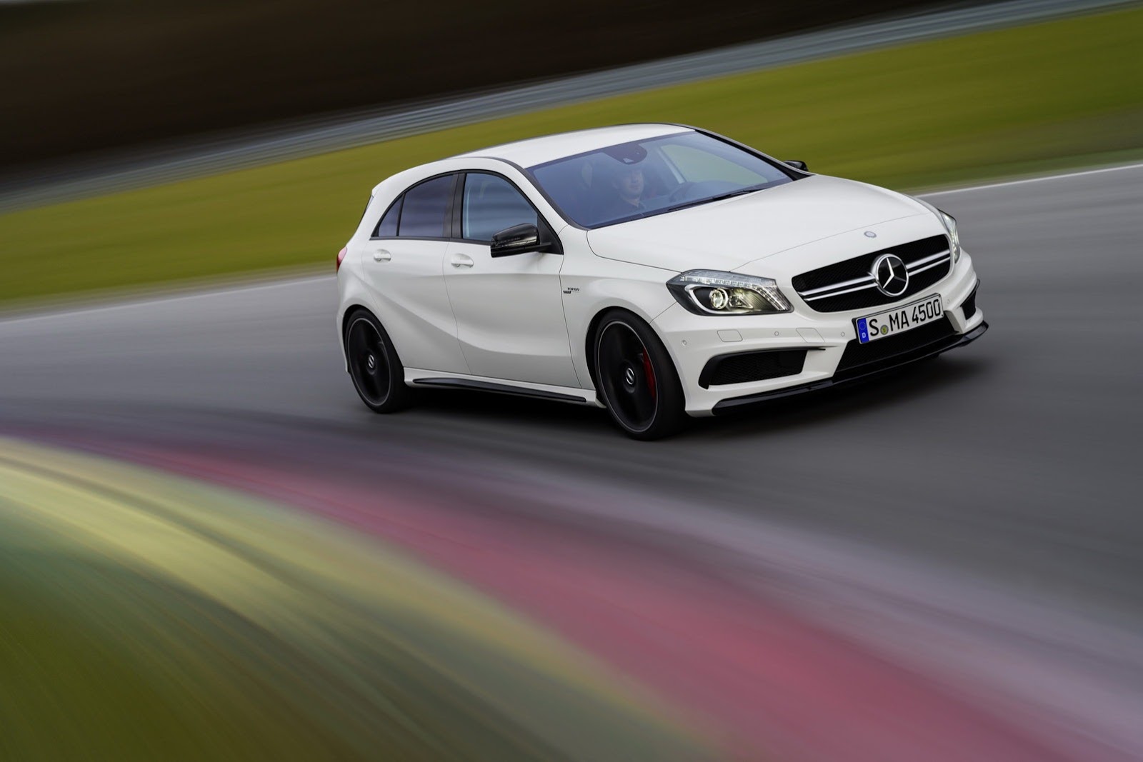 Mercedes-A45-AMG-6[2].jpg