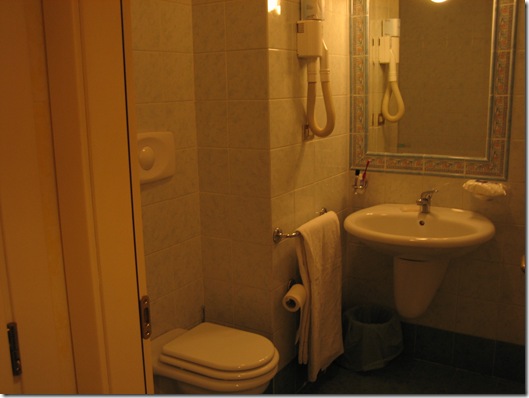 Hotel Laura Room 404 - Bathroom 02