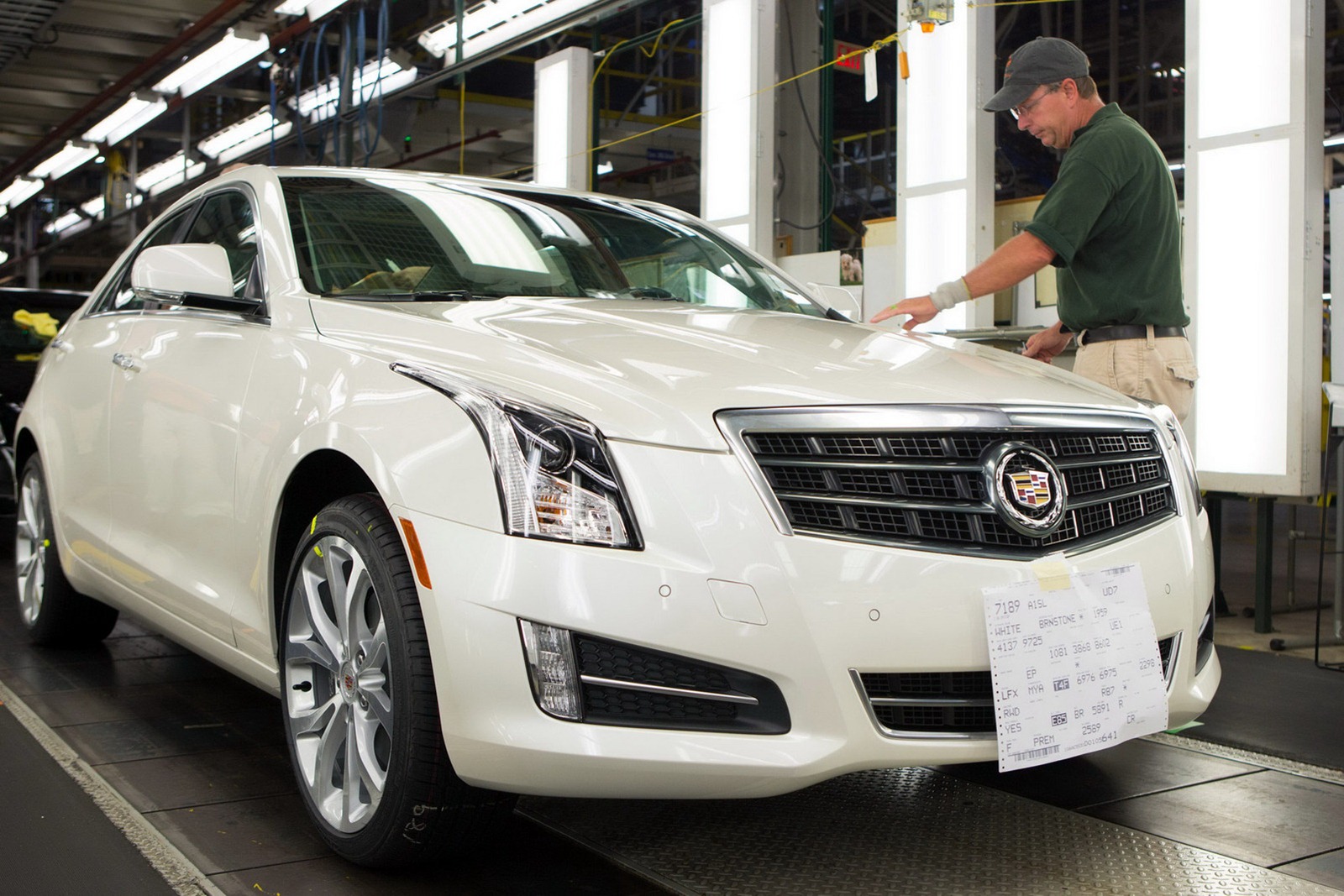 [2013-Cadillac-ATS-3%255B2%255D.jpg]