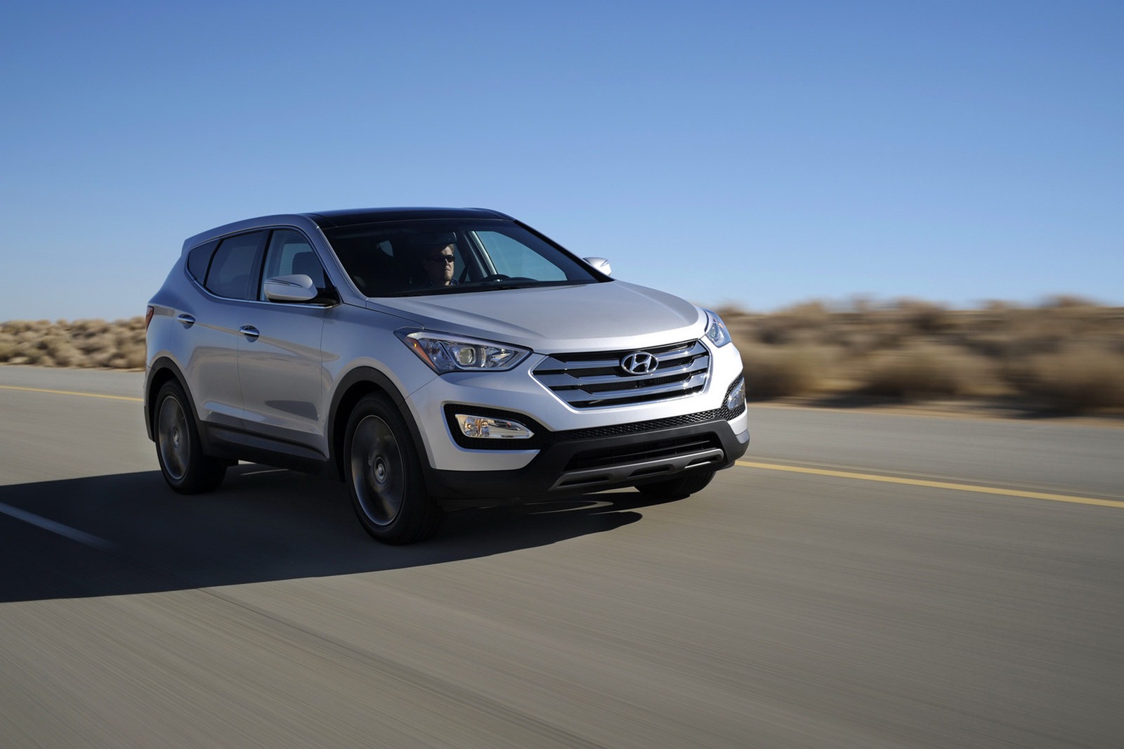 2013-Hyundai-Santa-Fe-Sport-2[2].jpg