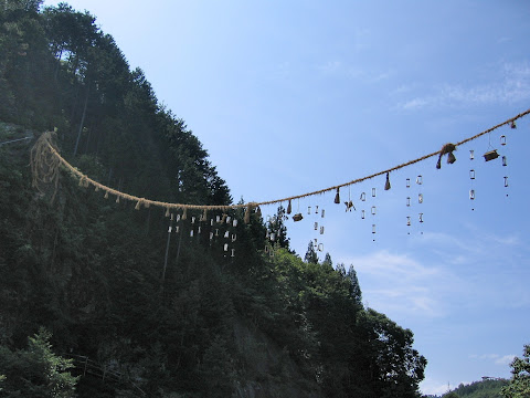 七夕岩のしめ縄