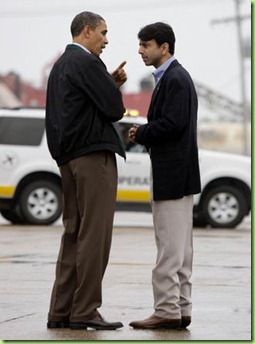 Barack-Obama-Pointing-Finger-at-Indian-Republican-Bobby-Jindal