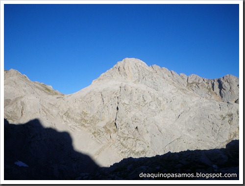 Jito Escarandi - Jierru 2424m - Lechugales 2444m - Grajal de Arriba y de Abajo (Picos de Europa) 0050