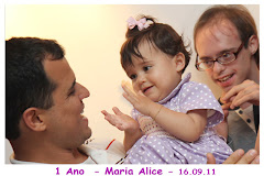 Fotos do evento Maria Alice  (01 ano) - 16.09.11. Foto numero 05 da Social Click Fotografia Digital, do Rio de Janeiro, RJ, que faz fotos divertidas, fotos malucas, fotos com fantasias, fotos na hora, fotografia maluca, fotografia divertida com molduras personalizadas. fotos divertidas malucas foto maluca animadas animado rj rio de janeiro divertida fantasia animada engraçadas 15 anos debutante noivos casamentos
