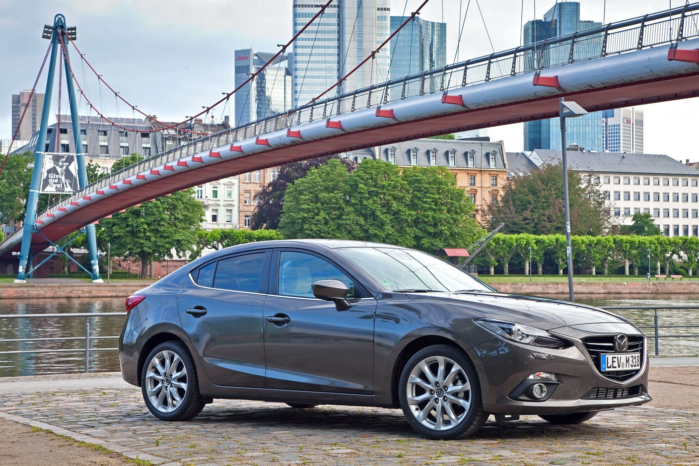 [2014-Mazda3-Sedan-4%255B2%255D.jpg]