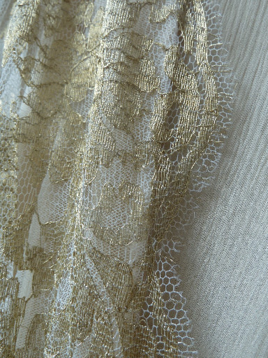 How lovely is the edge of this fabric?