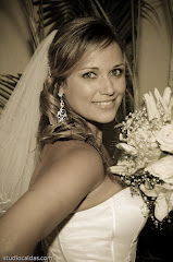 Fotos do evento Ana Flávia + Leandro. Foto numero 26 do Studio Caldas, do Rio de Janeiro, RJ. Lincoln Caldas e equipe fazem fotos de casamento (fotografias de casamentos), fotos de making-of (making of de noiva), fotos em estudio (ensaios fotograficos), fotos de casal (ensaios fotograficos de e-session), fotos de familia, videos de casamento (filmagem de casamentos), videos de making-of e clipes de casamento. Fotojornalismo e videojornalismo no Rio de Janeiro, RJ. fotos casamento rio de janeiro fotografias casal rj foto eventos familia noiva ensaio fotografico videos galeria noivas fotografo evento casar retrato fotografía festa festas decoração revelação fotografia preto e branco
