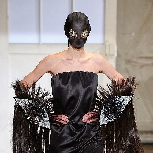 [Maison-Margiela-Face-Masks-Spring-2014-Haute-Couture%255B3%255D.jpg]