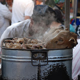 Urumqi - Marché de rue, morceaux de viande bouillie