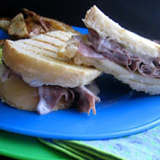 Green Chili Roast Beef Sandwiches