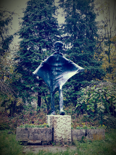Petofi Statue