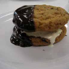 Peanut Butter and Chocolate Praline Ice Cream Sandwiches