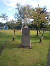 銀杏ヶ丘公園 子供の石像
