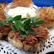 Fish Cakes With Herbed Sauce (German)