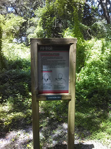 Fit Trail Station 20 Sign