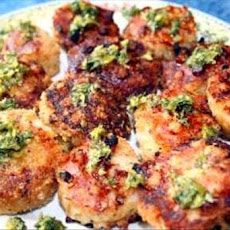 Parmesan Breaded Scallops With Lemon Garnish