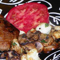 Garlic Button Mushrooms With Breadcrumbs