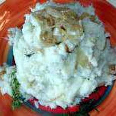 Mashed Potatoes With Roasted Garlic and Caramelized Onions