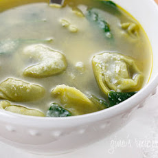 Spinach Tortellini en Brodo