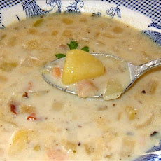 Creamy Canadian Clam Chowder