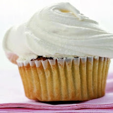 Cupcakes with Vanilla Ice Cream Frosting