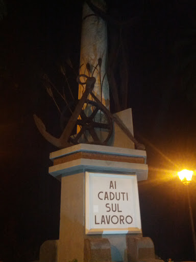 Monumento Ai Caduti Pozzuoli 