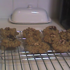 Healthy but Tasty Chocolate Chip Oatmeal Cookies