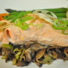 Steamed Salmon With Mushrooms and Leeks