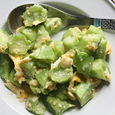 Stir-Fried Luffa Gourds with Eggs