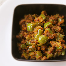 Capsicum Besan Sabji (Stir-Fried Bell Pepper and Chickpea Flour Stir-Fry)