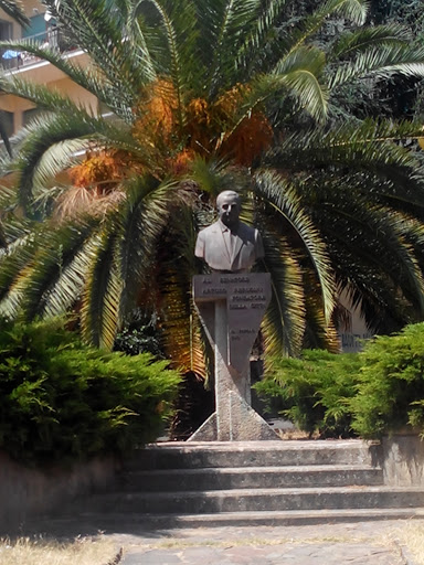 Monumento Sen Arturo Perugini