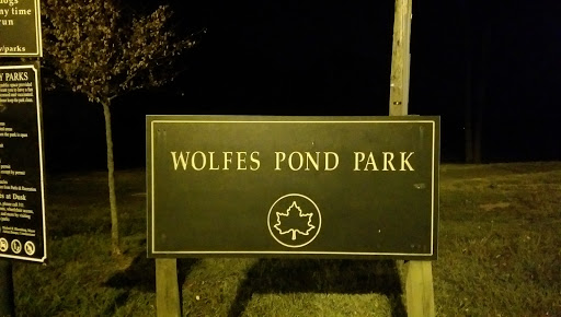 Wolfe's Pond Park