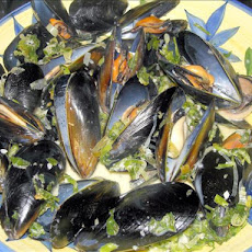 Steamed Mussels With Wine and Cream