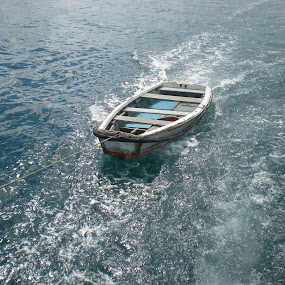 Solitarium by Anderson Soares - Transportation Boats