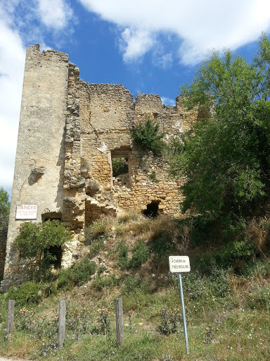 Ruines Du  Vieux Village,  Chemin De Très Moulins,  Venergues