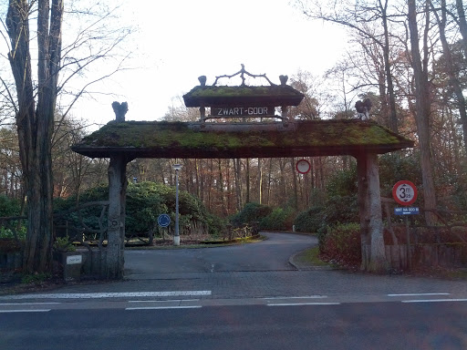Entrance to Zwart Goor