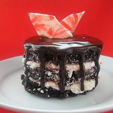 Mini Dark Chocolate Fudge Peppermint Cakes