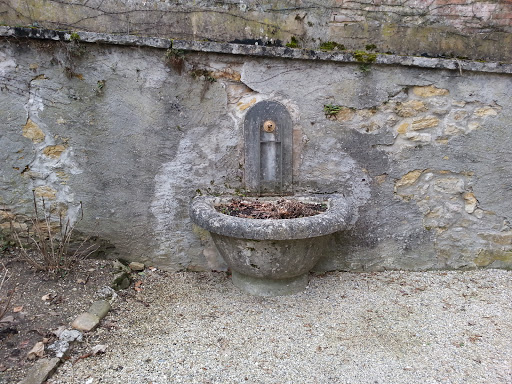 NE Vieille fontaine de Hochberg