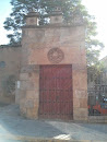 Puerta Con Escudo