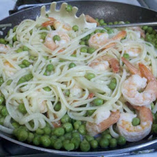 Garlic Shrimp and Peas With Linguine