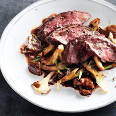 Hanger Steak with Mushrooms and Red Wine Sauce