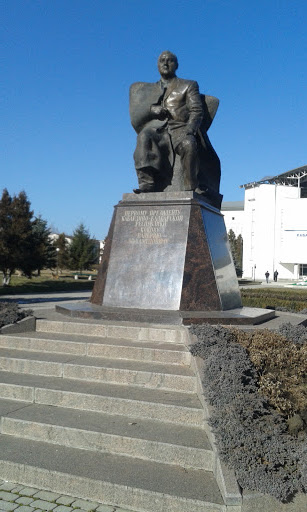 Памятник В. М. Кокову