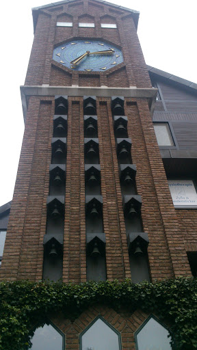 Glockenturmuhr